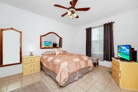 House in Orlando, Florida 3 bedrooms, 121.7 sq.m. № 1910036 - photo 23
