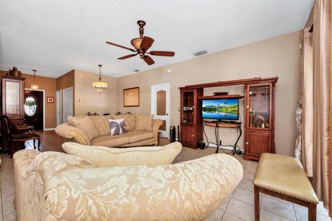 House in Orlando, Florida 3 bedrooms, 121.7 sq.m. № 1910036 - photo 19