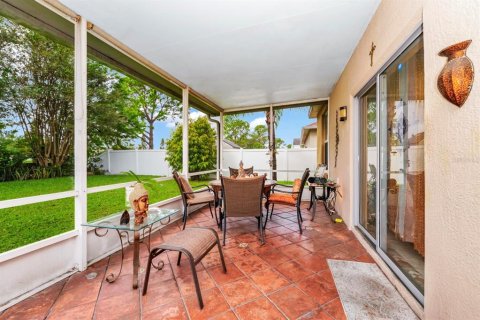 House in Orlando, Florida 3 bedrooms, 121.7 sq.m. № 1910036 - photo 4
