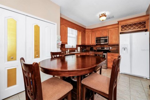House in Orlando, Florida 3 bedrooms, 121.7 sq.m. № 1910036 - photo 6