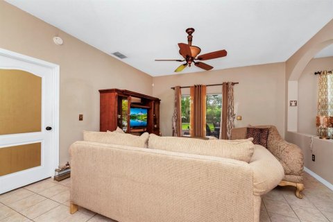 House in Orlando, Florida 3 bedrooms, 121.7 sq.m. № 1910036 - photo 12