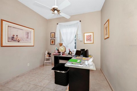 House in Orlando, Florida 3 bedrooms, 121.7 sq.m. № 1910036 - photo 8