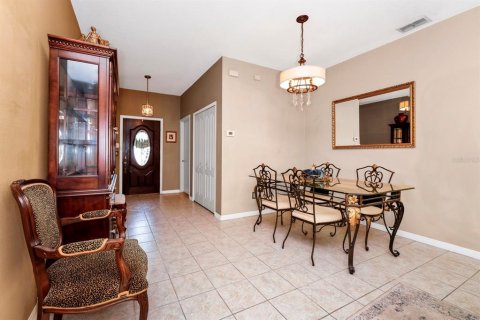 House in Orlando, Florida 3 bedrooms, 121.7 sq.m. № 1910036 - photo 7