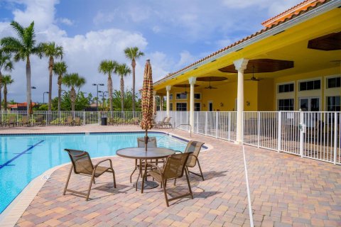 House in Vero Beach, Florida 3 bedrooms, 186.36 sq.m. № 2088138 - photo 26