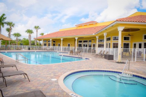 House in Vero Beach, Florida 3 bedrooms, 186.36 sq.m. № 2088138 - photo 24