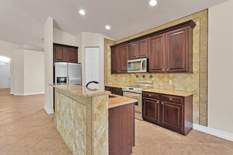 House in Vero Beach, Florida 3 bedrooms, 186.36 sq.m. № 2088138 - photo 7