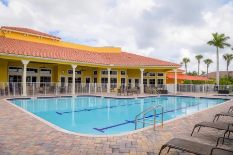 House in Vero Beach, Florida 3 bedrooms, 186.36 sq.m. № 2088138 - photo 25