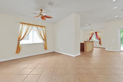 House in Vero Beach, Florida 3 bedrooms, 186.36 sq.m. № 2088138 - photo 10