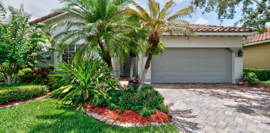 House in Vero Beach, Florida 3 bedrooms, 186.36 sq.m. № 2088138