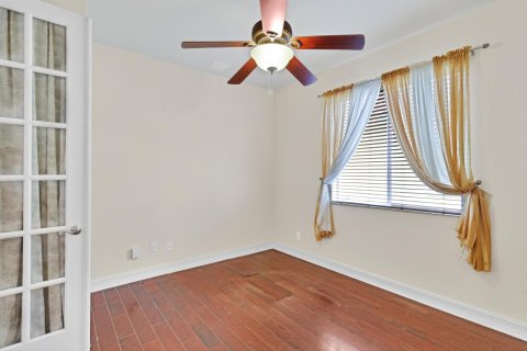 House in Vero Beach, Florida 3 bedrooms, 186.36 sq.m. № 2088138 - photo 14