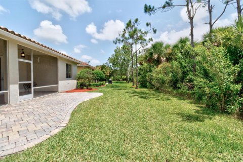 House in Vero Beach, Florida 3 bedrooms, 186.36 sq.m. № 2088138 - photo 4