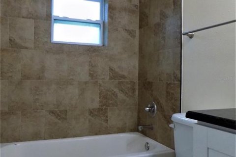 Casa en alquiler en Tampa, Florida, 3 dormitorios, 118.45 m2 № 1793337 - foto 16