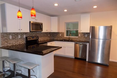 Casa en alquiler en Tampa, Florida, 3 dormitorios, 118.45 m2 № 1793337 - foto 8