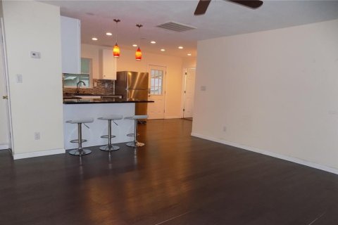 Casa en alquiler en Tampa, Florida, 3 dormitorios, 118.45 m2 № 1793337 - foto 6