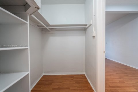 Apartamento en alquiler en Miami Beach, Florida, 48.77 m2 № 1956286 - foto 9