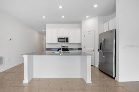 Villa ou maison à louer à Davenport, Floride: 3 chambres, 146.79 m2 № 2380889 - photo 4