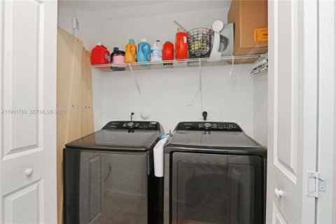 Купить таунхаус в Хомстед, Флорида 4 спальни, 127.65м2, № 1998709 - фото 20