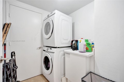 Copropriété à vendre à North Miami, Floride: 2 chambres, 161.93 m2 № 1938923 - photo 14