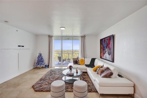 Condo in North Miami, Florida, 2 bedrooms  № 1938923 - photo 21