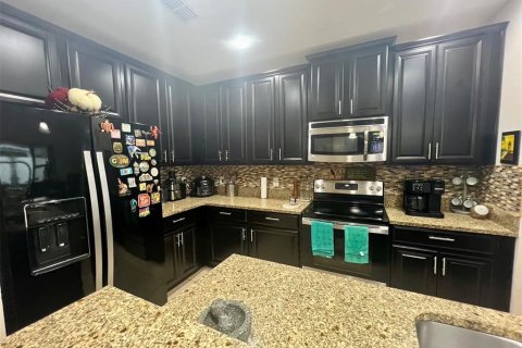 House in Kissimmee, Florida 5 bedrooms, 261.52 sq.m. № 1513792 - photo 24