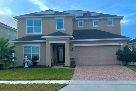 House in Kissimmee, Florida 5 bedrooms, 261.52 sq.m. № 1513792 - photo 1