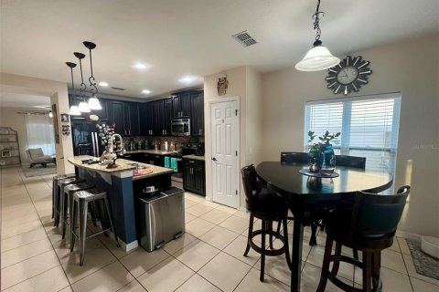 House in Kissimmee, Florida 5 bedrooms, 261.52 sq.m. № 1513792 - photo 3