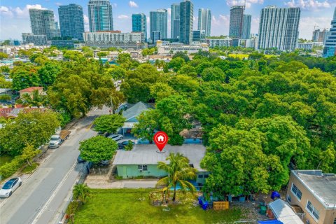 Commercial property in Miami, Florida 153.66 sq.m. № 2026702 - photo 2