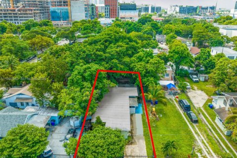 Commercial property in Miami, Florida 153.66 sq.m. № 2026702