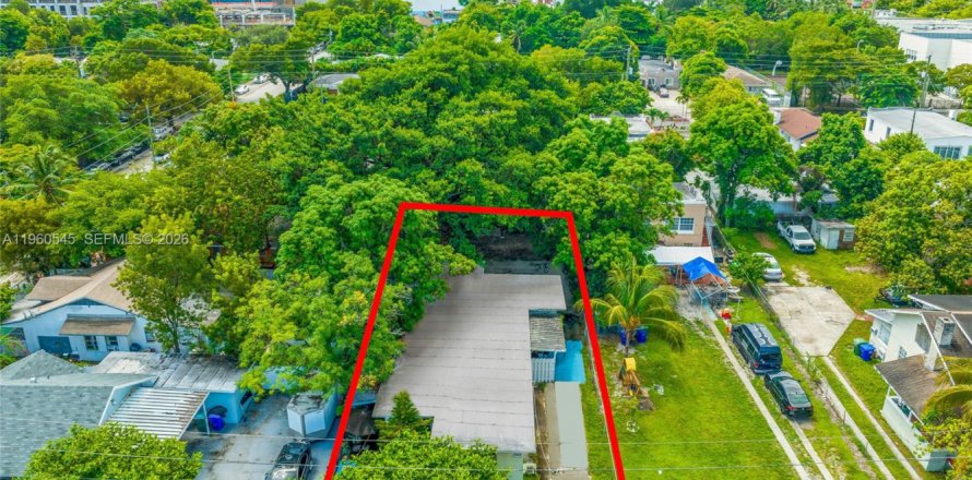 Commercial property in Miami, Florida 153.66 sq.m. № 2026702