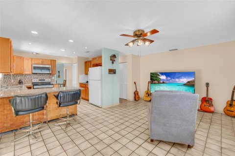 House in Miami, Florida 3 bedrooms, 164.9 sq.m. № 1989364 - photo 11