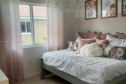 Townhouse in Homestead, Florida 4 bedrooms, 127.65 sq.m. № 1944350 - photo 18