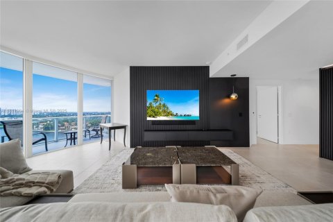 Condominio en venta en Fort Lauderdale, Florida, 3 dormitorios, 186.08 m2 № 1794568 - foto 13