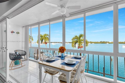 Condo in Marathon, Florida, 2 bedrooms  № 1367254 - photo 10