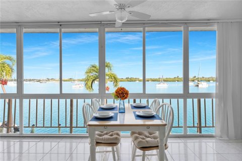 Condo in Marathon, Florida, 2 bedrooms  № 1367254 - photo 3