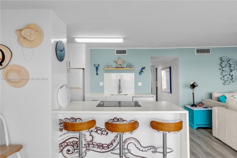Condo in Marathon, Florida, 2 bedrooms  № 1367254 - photo 7