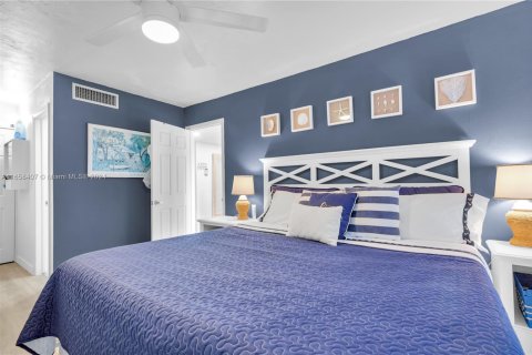 Condo in Marathon, Florida, 2 bedrooms  № 1367254 - photo 25