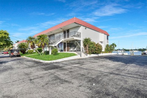 Condo in Marathon, Florida, 2 bedrooms  № 1367254 - photo 28