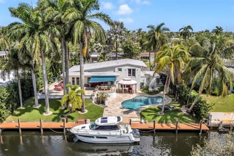 Villa ou maison à louer à Fort Lauderdale, Floride: 3 chambres, 175.77 m2 № 1947064 - photo 1