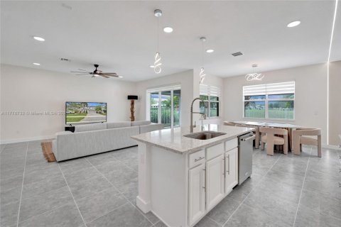 Купить виллу или дом в Холливуд, Флорида 5 спален, 232.35м2, № 1985622 - фото 21
