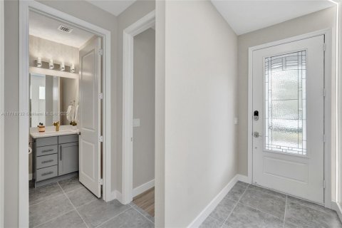 Купить виллу или дом в Холливуд, Флорида 5 спален, 232.35м2, № 1985622 - фото 3