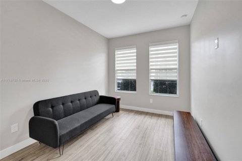 Купить виллу или дом в Холливуд, Флорида 5 спален, 232.35м2, № 1985622 - фото 4