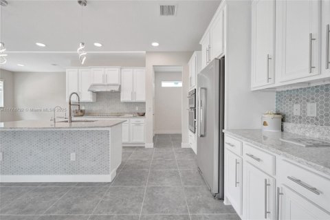 Купить виллу или дом в Холливуд, Флорида 5 спален, 232.35м2, № 1985622 - фото 17