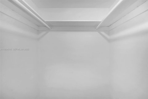 Condo in Lauderhill, Florida, 2 bedrooms  № 1992908 - photo 22