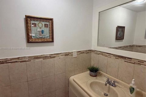 Villa ou maison à vendre à Miami Gardens, Floride: 3 chambres, 88.26 m2 № 1955623 - photo 7