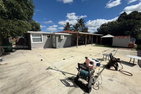 Villa ou maison à vendre à Miami Gardens, Floride: 3 chambres, 88.26 m2 № 1955623 - photo 6
