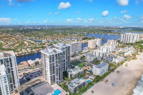 Copropriété à vendre à Hollywood, Floride: 1 chambre, 91.04 m2 № 1701141 - photo 1