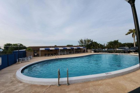 Townhouse in Margate, Florida 3 bedrooms, 130.06 sq.m. № 1726985 - photo 24