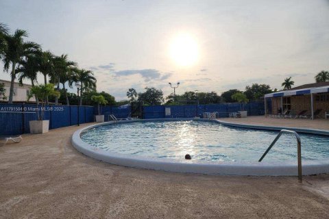Townhouse in Margate, Florida 3 bedrooms, 130.06 sq.m. № 1726985 - photo 23