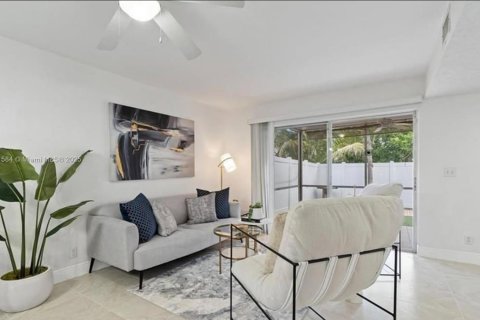 Townhouse in Margate, Florida 3 bedrooms, 130.06 sq.m. № 1726985 - photo 7