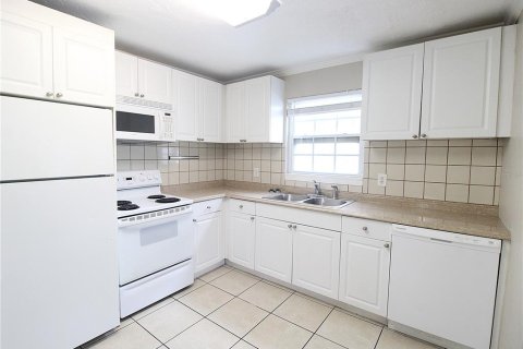 Apartment in Sarasota, Florida 2 bedrooms, 97.55 sq.m. № 2117300 - photo 2
